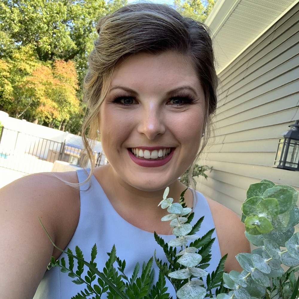 Meet your Posher, Hilary